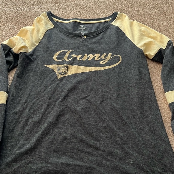 Army women’s long sleeve tshirt
Size large - Picture 2 of 4